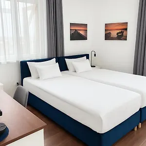 3* Szálloda Rooftop With Underground Parking